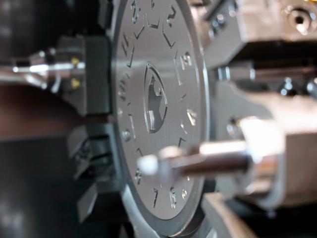 detaljbild från cnc-maskin från DN Solutions