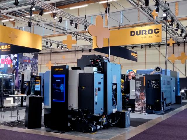 DN Solutions maskin uppställd i mässhall